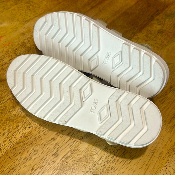 Tom’s Fisherman Sandals NWOT - Picture 4 of 5